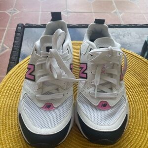 New Balance White and Pink Athletic Shoes with Breathable Mesh